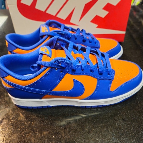 Sz 10 Knicks Nike Dunk Low Retro sneakers in blue and orange DV0833-800. main image 8